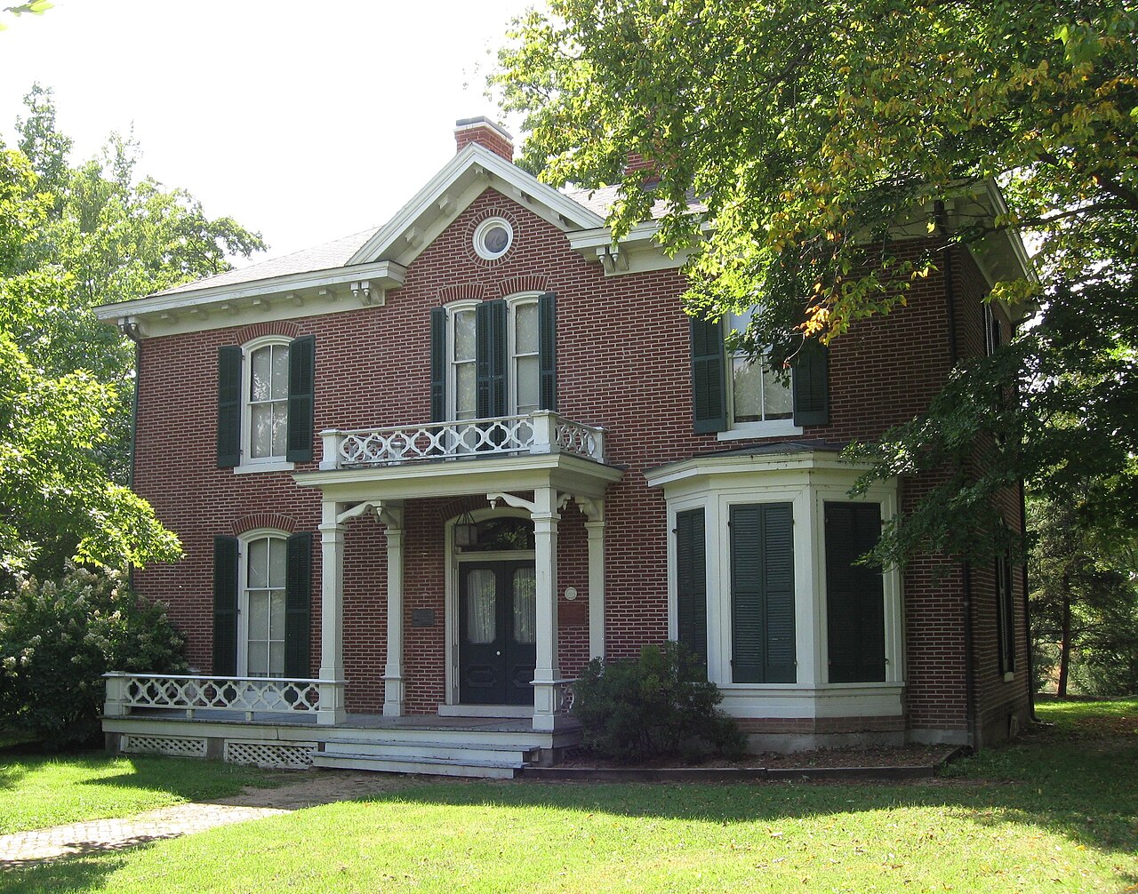 Residential house photo selected for the Columbia, Missouri market page