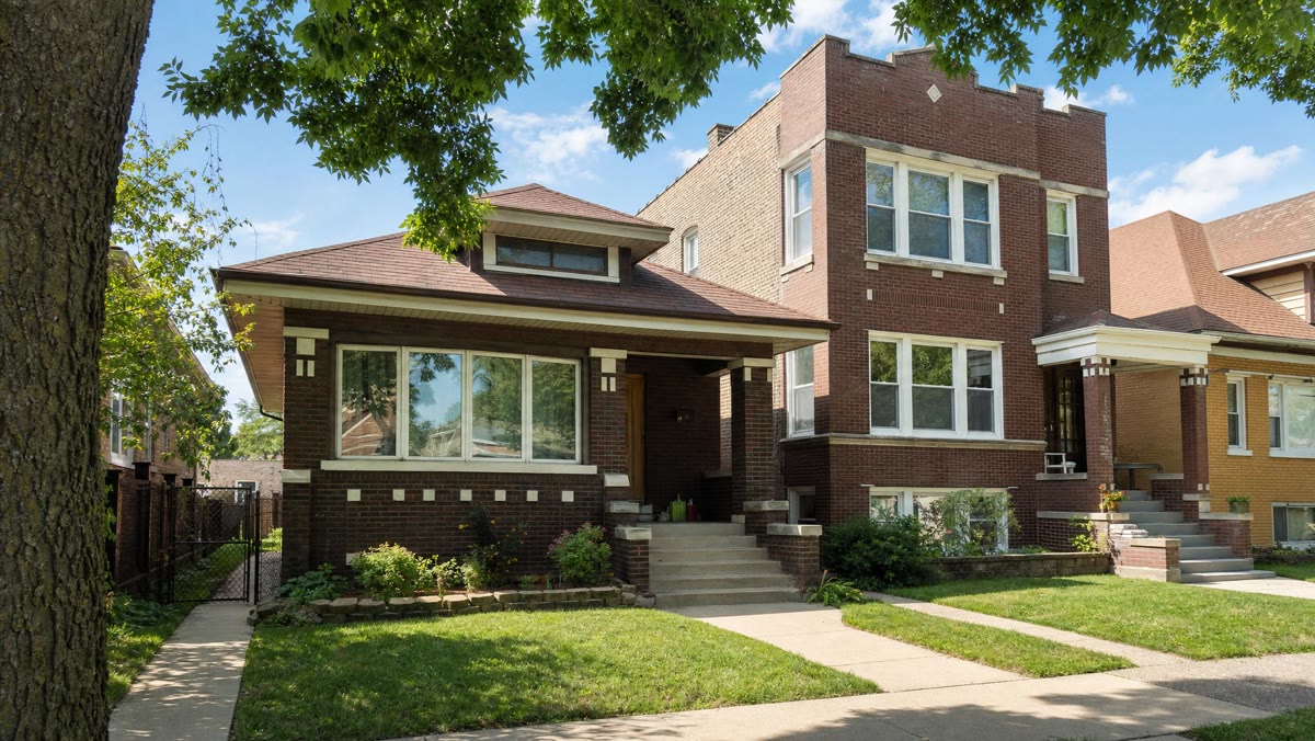 Representative Chicago IL bungalow and two-flat homes — sell your house fast for cash